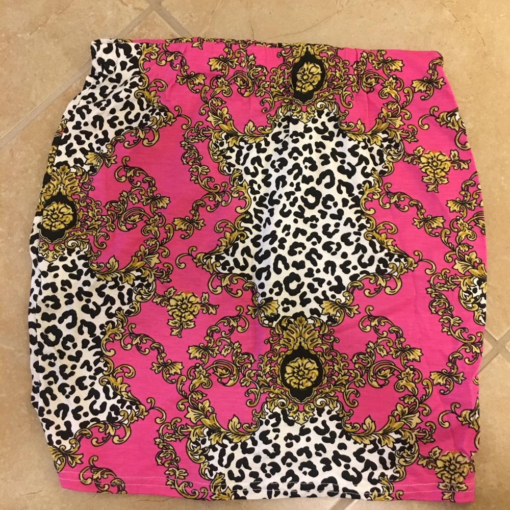 Fake but bold Versace print nastygal skirt